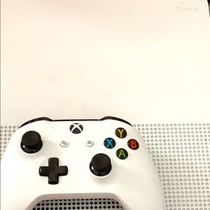 Xbox One S Console With controller